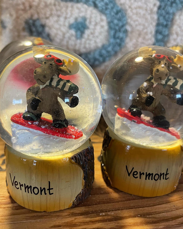 Moose Snow Globe