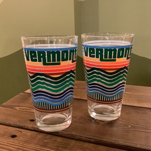Vermont Retro Pint Glass